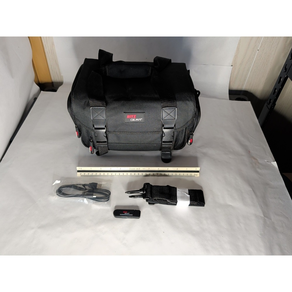 Ritz Gear; MIRRORLESS/ LARGE POINT & SHOOT CAMERA BAG NEW NO TAGS Fits Canon etc